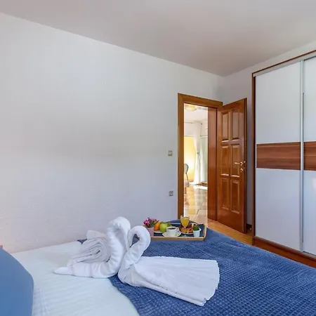 Mit Terrasse Und Meerblick By Interhome Apartment *