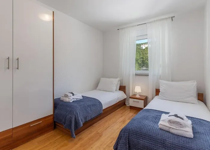 Mit Terrasse Und Meerblick By Interhome *