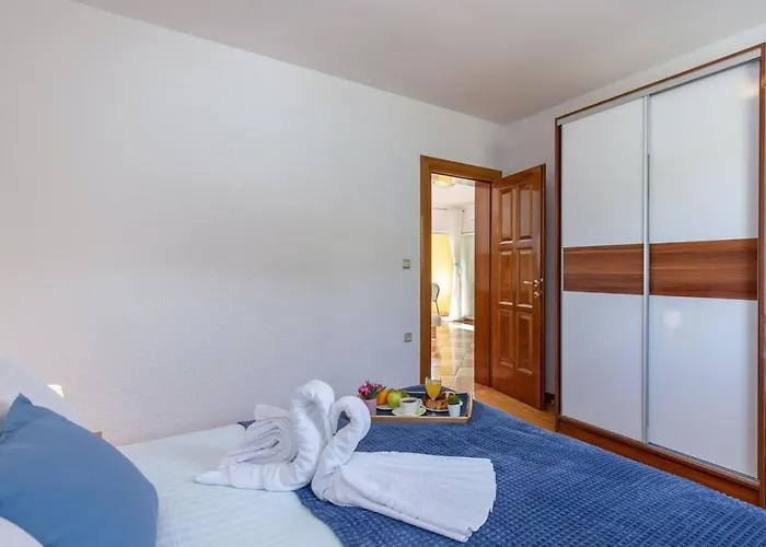 Mit Terrasse Und Meerblick By Interhome דירה *