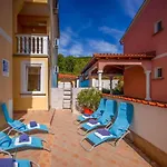 Mit Terrasse Und Meerblick By Interhome *