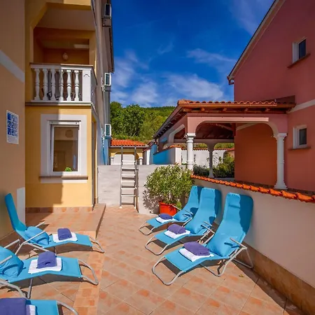 Mit Terrasse Und Meerblick By Interhome *