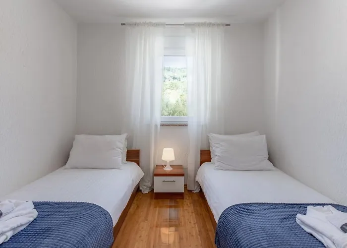 Mit Terrasse Und Meerblick By Interhome Apartamento