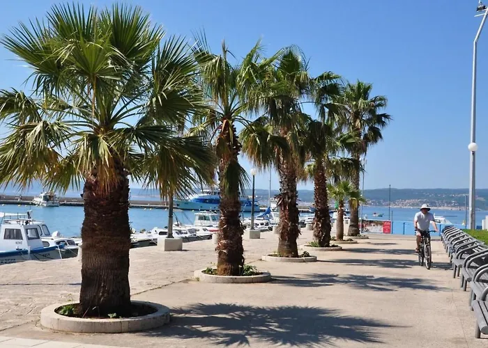 Apartamento Mit Terrasse Und Meerblick By Interhome